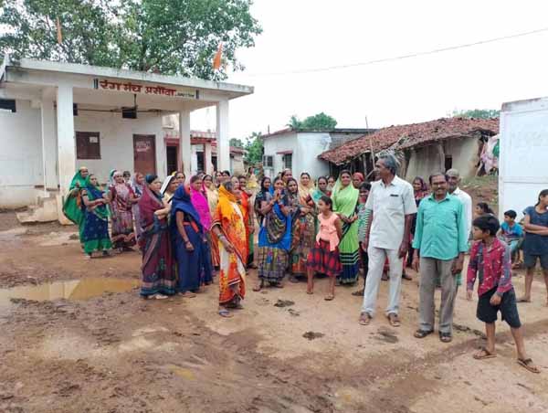 असौंदा में शराब विरोधी मोर्चा का असर ,खुले आम बिक्री रुकी , गुपचुप जारी