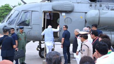 राज्यपाल हरिचंदन और मुख्यमंत्री श्री बघेल ने प्रधानमंत्री श्री नरेन्द्र मोदी को दी भावभीनी बिदाई