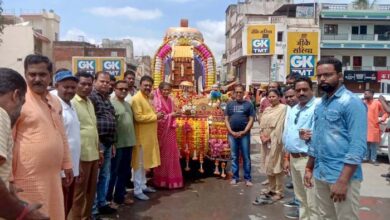 संसदीय सचिव ने सांई बाबा के पालकी का किया स्वागत