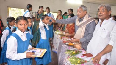 लक्ष्मीनारायण कन्या उच्चतर माध्यमिक शाला में नवप्रवेशित छात्राओं का किया गया अभिनंदन