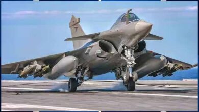 भारत फ्रांस से नौसेना के लिए खरीद सकता है Rafale-M, जानें कितने अलग होते हैं नेवी के फाइटर जेट