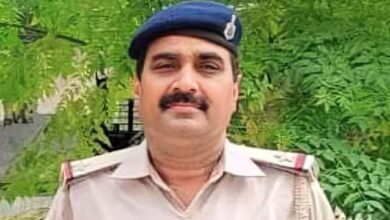 सीवान में ट्रक से टकराई पुलिस वैन, हादसे में ASI की मौत, 4 पुलिसकर्मी घायल, रेड करने जा रही थी पुलिस टीम