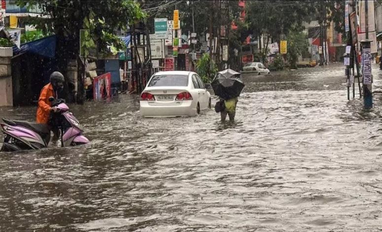 गुजरात में बारिश का कहर, 9 लोगों की जान गयी, जूनागढ़ समेत कई शहरों में बाढ़ जैसे हालात