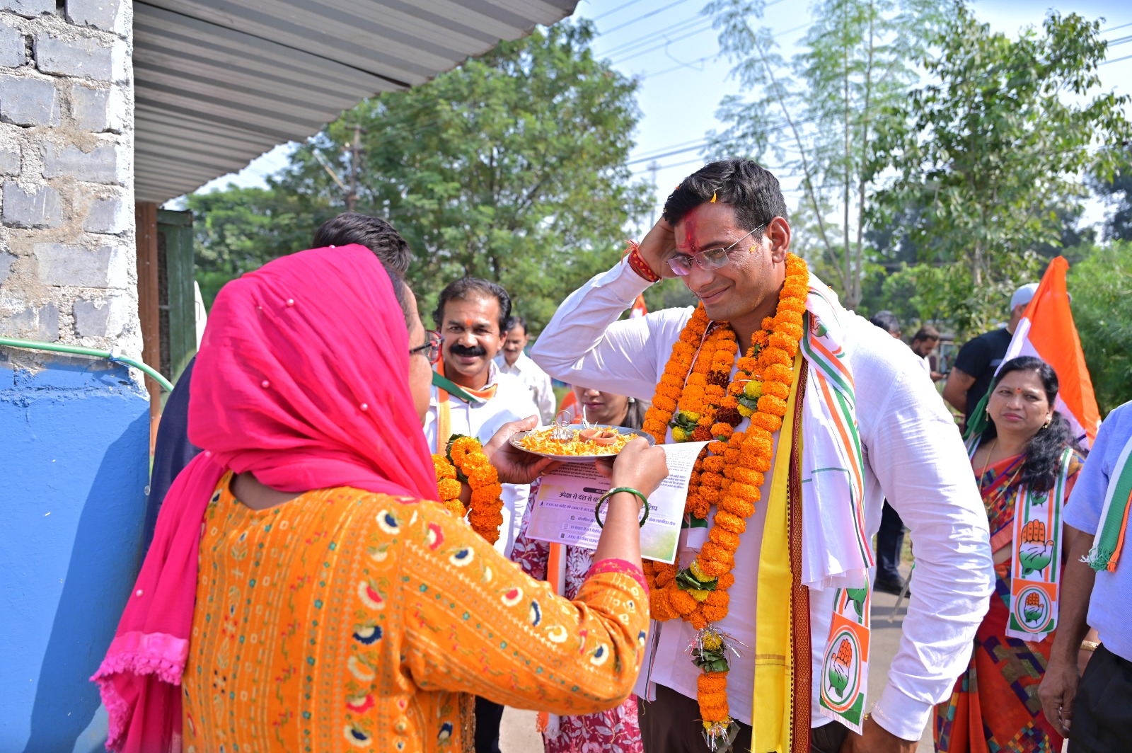 भिलाई की जनता को देवेंद्र यादव पर विश्वास, लोगों ने कहा देवेंद्र नेता नहीं भिलाई का बेटा है