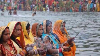 Chhath Puja 2023: छठ पूजन सामग्री की खरीदारी के लिए उमड़ी भीड़, बनाया खरना का प्रसाद