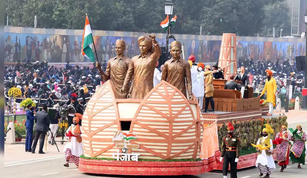 केंद्र ने आप से बदला लेने के लिए दिल्ली, पंजाब की झांकियां को जगह नहीं दी: भारद्वाज