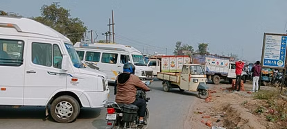 बिहार नए साल में गैस सिलेंडर मिलना मुश्किल, गांधी सेतु जाम, ट्रेनों में भी चढ़ना मुश्किल