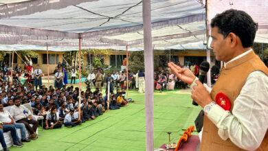 जीवन मे सफलता के लिए पूरी लगन के साथ अध्ययन करें- मंत्री टंक राम वर्मा