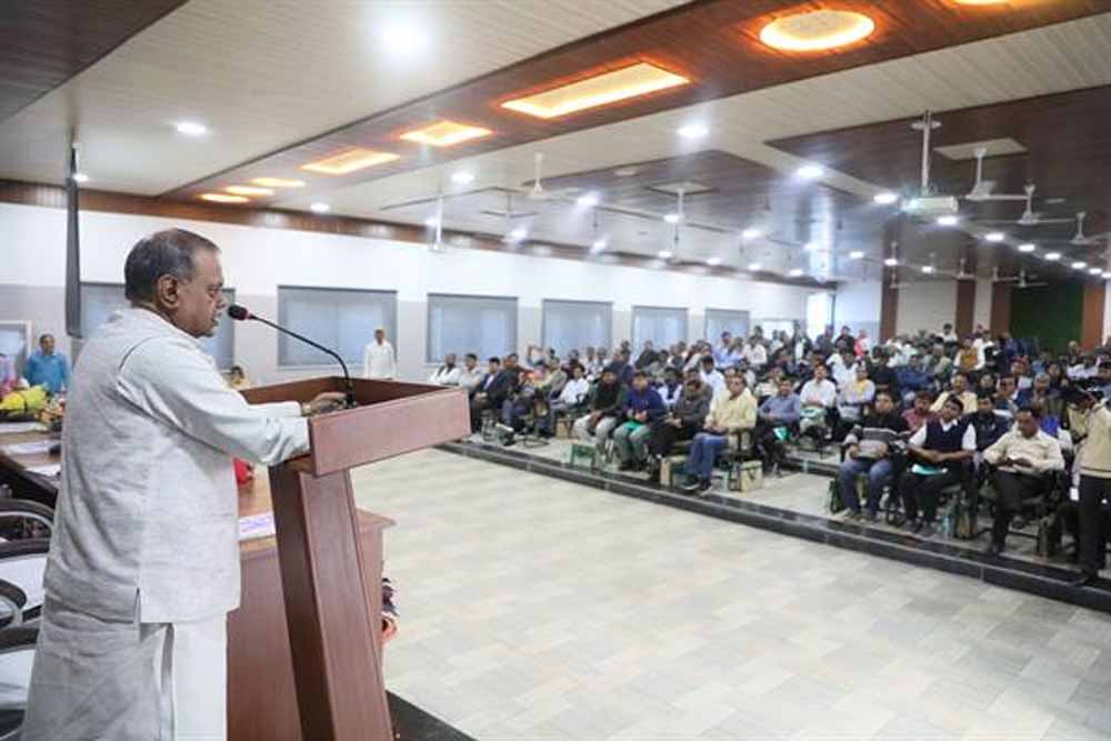 जिला भ्रमण के दौरान नर्सरियों को देखने मैं स्वयं जाऊँगा: मंत्री श्री कुशवाह