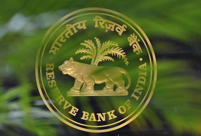 RBI के इस कदम से हमेशा के लिए बंद हो गए ये 2 बैंक, जाने क्या है कारण