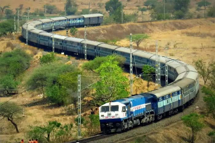 Patna Dumka Train : रेलवे ने शुरू की दुमका से पटना के लिए नई सुपरफास्ट ट्रेन, जानिए शेड्यूल