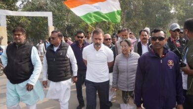 यूपी में सात दिन तक चलने वाली भारत जोड़ो यात्रा को राहुल गांधी बीच में ही छोड़कर वायनाड के लिए रवाना हुए