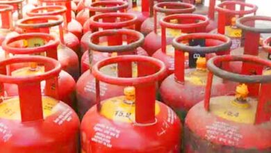 LPG Price Hike : मार्च महीने के पहले दिन LPG सिलेंडर हुआ महंगा