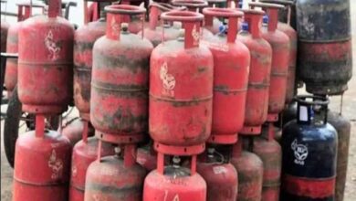 1 अप्रैल से नए फाइनेंशियल ईयर की शुरुआत हो रही, LPG सिलेंडर होगा सस्ता! 6 महीने में तीसरी बार राहत के संकेत