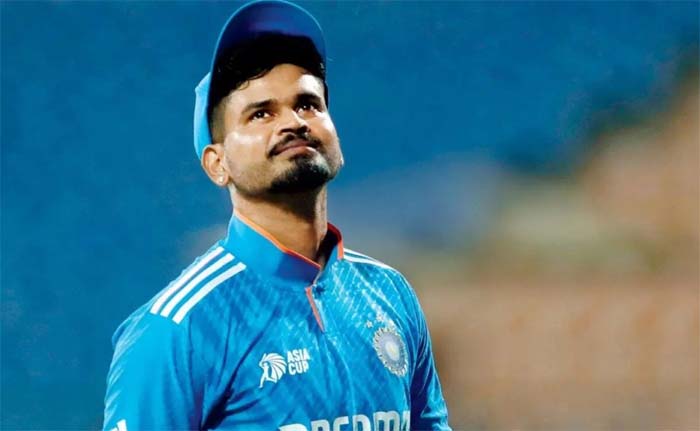 Shreyas Iyer के शॉट के दीवाने हुए गेंदबाज सिराज