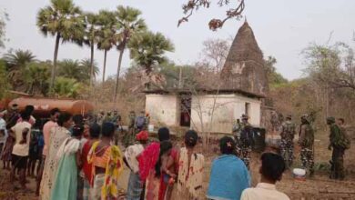 नक्सलियों के द्वारा बंद कराए गए गये श्रीराम मंदिर को 21 वर्ष बाद सीआरपीएफ ने खुलवाया