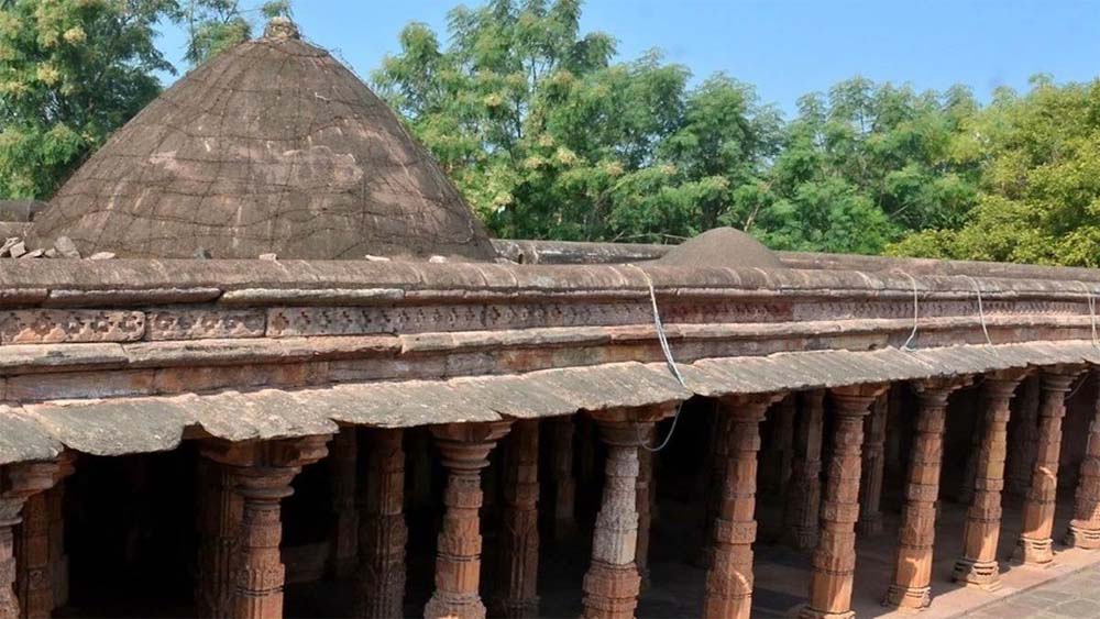 धार की ऐतिहासिक भोजशाला में ज्ञानवापी की तर्ज पर सर्वे कार्य 47वें दिन भी जारी रहा, खोदाई कर हटाई मिट्टी