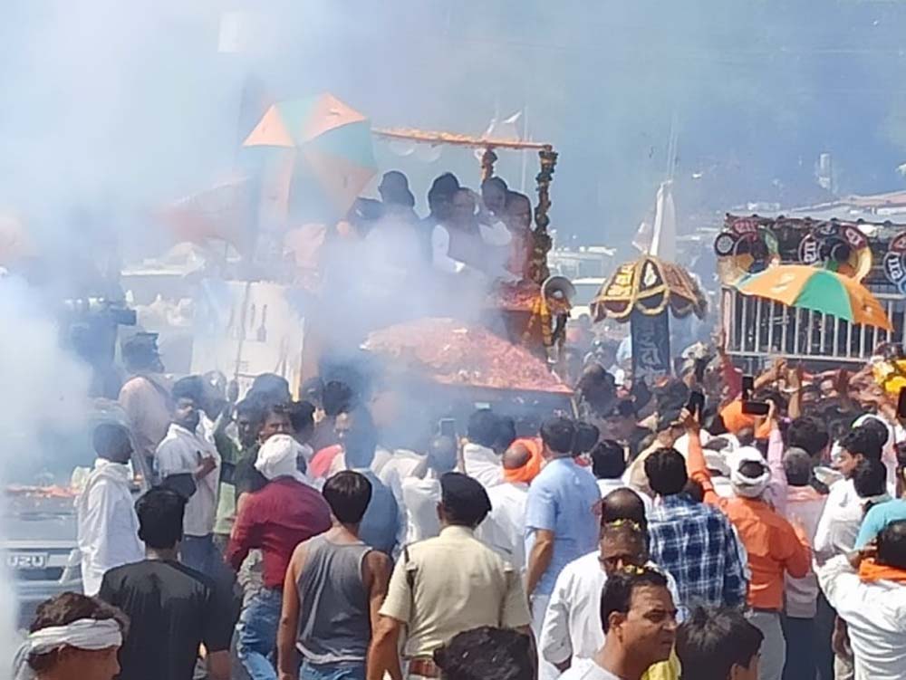मंत्री बनने के बाद पहली बार शिवराज सिंह चौहान भोपाल पहुंचे, भाजपा कार्यकर्ताओं और समर्थकों ने किया जोरदार स्वागत मंत्री बनने के बाद पहली बार शिवराज सिंह चौहान भोपाल पहुंचे, भाजपा कार्यकर्ताओं और समर्थकों ने किया जोरदार स्वागत