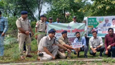 ‘‘एक पेड़ मां के नाम’’ अभियान के तहत संयुक्त जिला कार्यालय तथा जिला पंचायत कार्यालय परिसरों में कलेक्टर, एसपी के नेतृत्व में रोपे गए 500 पौधे