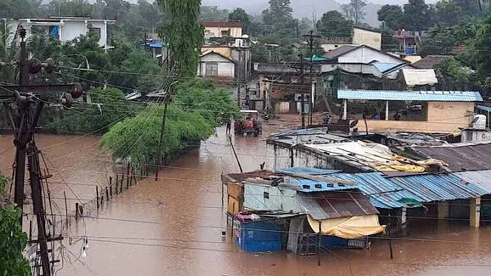 महाराष्ट्र के पांच जिलों में बाढ़ के हालात, एनडीआरएफ अलर्ट मोड पर