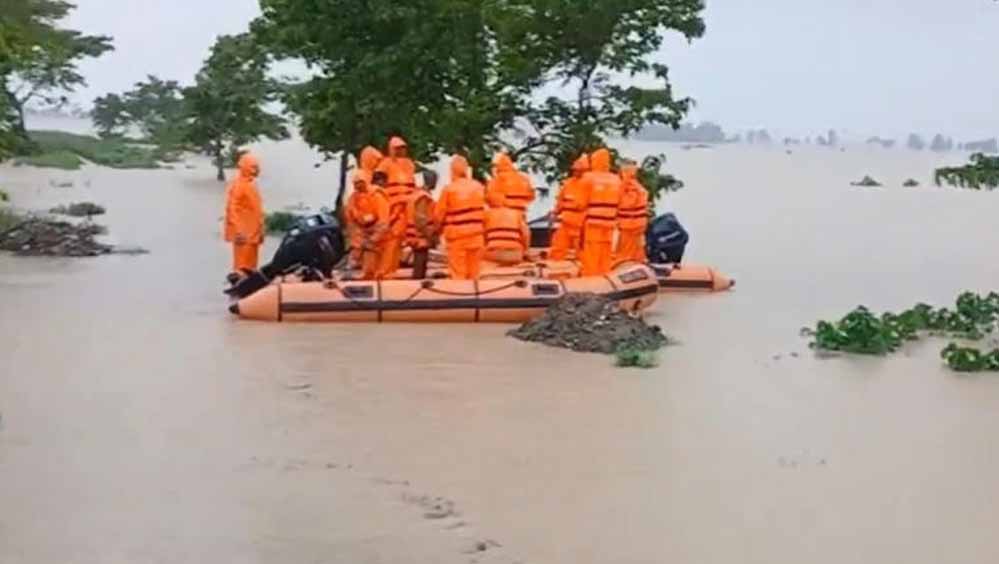 कुशीनगर, बलरामपुर, श्रावस्ती समेत कई जिलों में बाढ़ के हालात