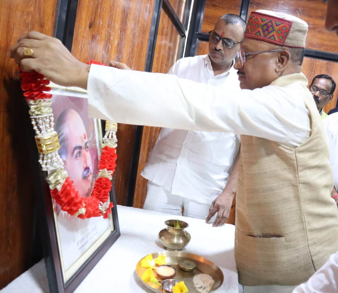 डॉ.श्यामाप्रसाद मुखर्जी की जयंती पर मुख्यमंत्री साय ने उनके चित्र पर माल्यार्पण कर किया नमन