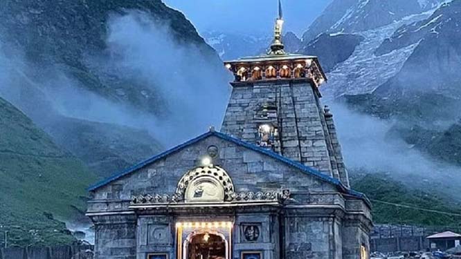 केदारनाथ से गायब है 228 किलो सोना, शंकराचार्य स्वामी अविमुक्तेश्वरानंद के आरोप से मची खलबली केदारनाथ से गायब है 228 किलो सोना, शंकराचार्य स्वामी अविमुक्तेश्वरानंद के आरोप से मची खलबली