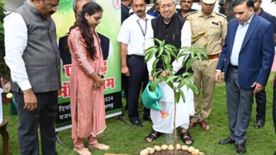 राज्यपाल हरिचंदन ने ‘एक पेड़ माँ के नाम‘ अभियान के तहत किया पौधरोपण