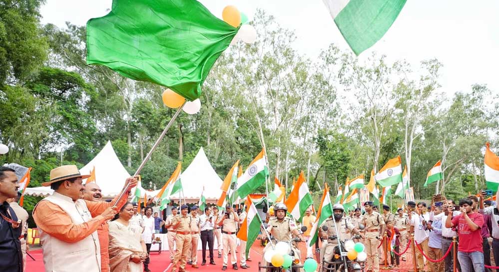 “हर घर तिरंगा” अभियान के तहत आयोजित तिरंगा महारैली को माननीय मुख्यमंत्री ने दिखाई हरी झंडी