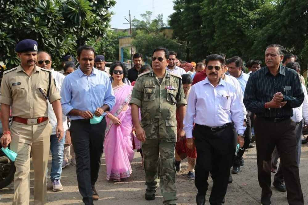 बुंदेलखंड मेडिकल कॉलेज के दोनों तरफ 50 मीटर क्षेत्र में फ्री जोन बनाया जाएगा बुंदेलखंड मेडिकल कॉलेज के दोनों तरफ 50 मीटर क्षेत्र में फ्री जोन बनाया जाएगा