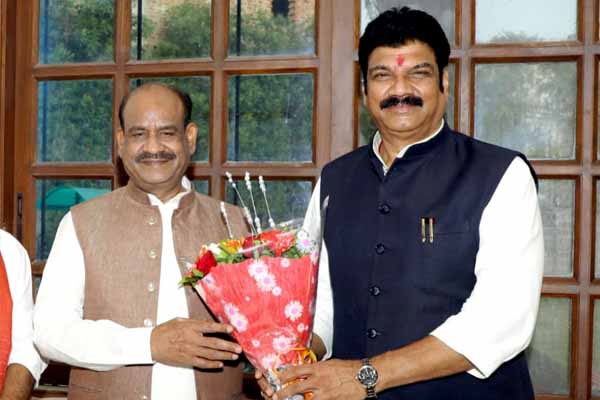 भाग्योदय तीर्थ पहुंचकर लोकसभा अध्यक्ष बिरला ने लिया मुनिका आशीर्वाद भाग्योदय तीर्थ पहुंचकर लोकसभा अध्यक्ष बिरला ने लिया मुनिका आशीर्वाद