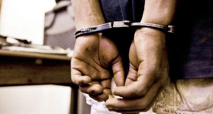 भोपाल में मानव तस्करी से जुड़ा सनसनीखेज मामला सामने आया, पुलिस ने तीन महिला तस्करों के साथ एक खरीददार को गिरफ्तार किया भोपाल में मानव तस्करी से जुड़ा सनसनीखेज मामला सामने आया, पुलिस ने तीन महिला तस्करों के साथ एक खरीददार को गिरफ्तार किया
