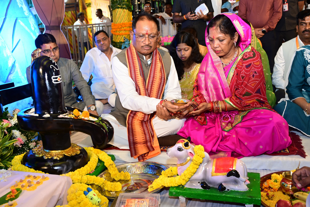 मुख्यमंत्री विष्णु देव साय ने सभी को तीजा पोरा तिहार की शुभकामनाएं दी और कहा हमने 70 लाख बहनों को तीज का उपहार भेजा है