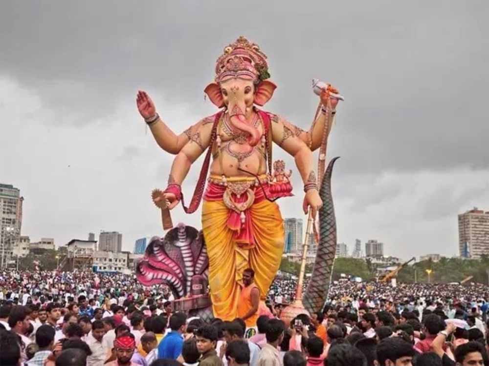 बॉम्बे हाई कोर्ट ने कहा- लाउडस्पीकर अगर गणेश उत्सव के दौरान हानिकारक है तो फिर ईद में भी नुकसानदेह