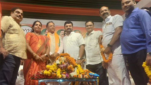लोक जनशक्ति पार्टी ने भाजपा को दिया अपना समर्थन, मुख्यमंत्री साय को मंच पर सौंपा समर्थन पत्र लोक जनशक्ति पार्टी ने भाजपा को दिया अपना समर्थन, मुख्यमंत्री साय को मंच पर सौंपा समर्थन पत्र