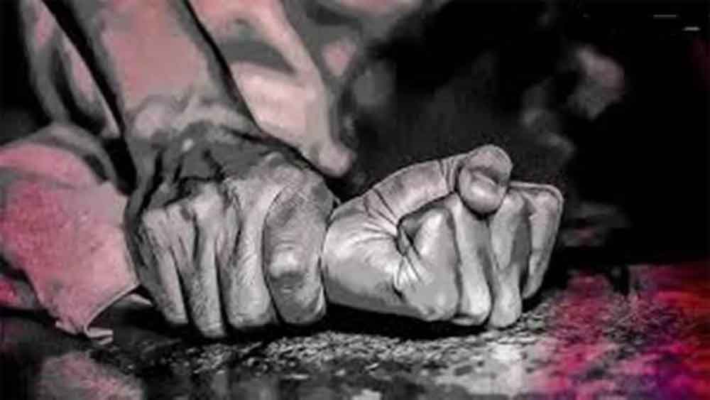 छत्तीसगढ़-सूरजपुर में युवती से हैवानियत की 48 घंटे बाद FIR दर्ज, बेहोशी की हालत में सड़क किनारे फेंका छत्तीसगढ़-सूरजपुर में युवती से हैवानियत की 48 घंटे बाद FIR दर्ज, बेहोशी की हालत में सड़क किनारे फेंका