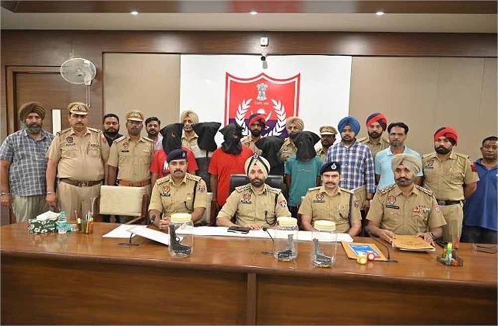 पुलिस ने इंचार्ज इंस. शमिन्दर सिंह के नेतृत्व में फिरोतियां और लूटपाट करने वाले गैंग के पांच व्यक्तियों को गिरफ्तार किया