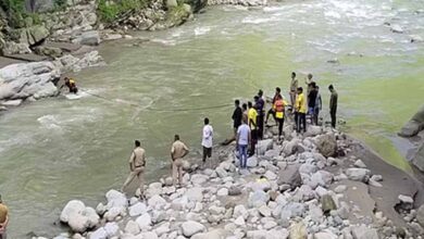 नदी में नहाने गए 4 युवकों की मौत, गोताखोरों ने शवों को किया रेस्क्यू, परिजनों में मची चीख पुकार, गांव में पसरा मातम