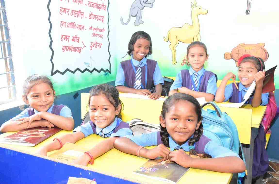 पीएमश्री स्कूल में गढ़ा जा रहा है छत्तीसगढ़ का स्वर्णिम भविष्य,सर्वसुविधायुक्त स्कूल का सपना हो रहा है साकार पीएमश्री स्कूल में गढ़ा जा रहा है छत्तीसगढ़ का स्वर्णिम भविष्य,सर्वसुविधायुक्त स्कूल का सपना हो रहा है साकार