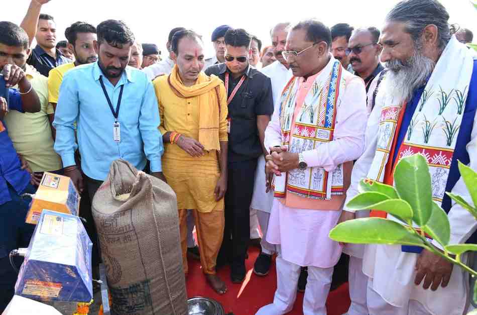 मुख्यमंत्री विष्णु देव साय ने भांठागांव (बी) से प्रदेशव्यापी धान खरीदी महापर्व का किया शुभारंभ