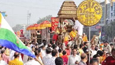 सोने चांदी के 108 रथ सड़कों पर निकले, लाखों की भीड़ उमड़ी, देशभर से पहुंचे लोग , रथों ने इस आयोजन को विशेष बना दिया