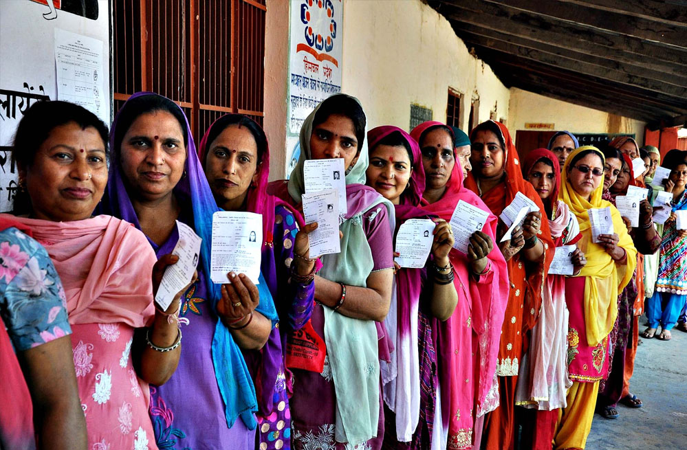 महाराष्ट्र-झारखंड में चुनावी घमासान में आज मताधिकार का इस्तेमाल करेगी जनता