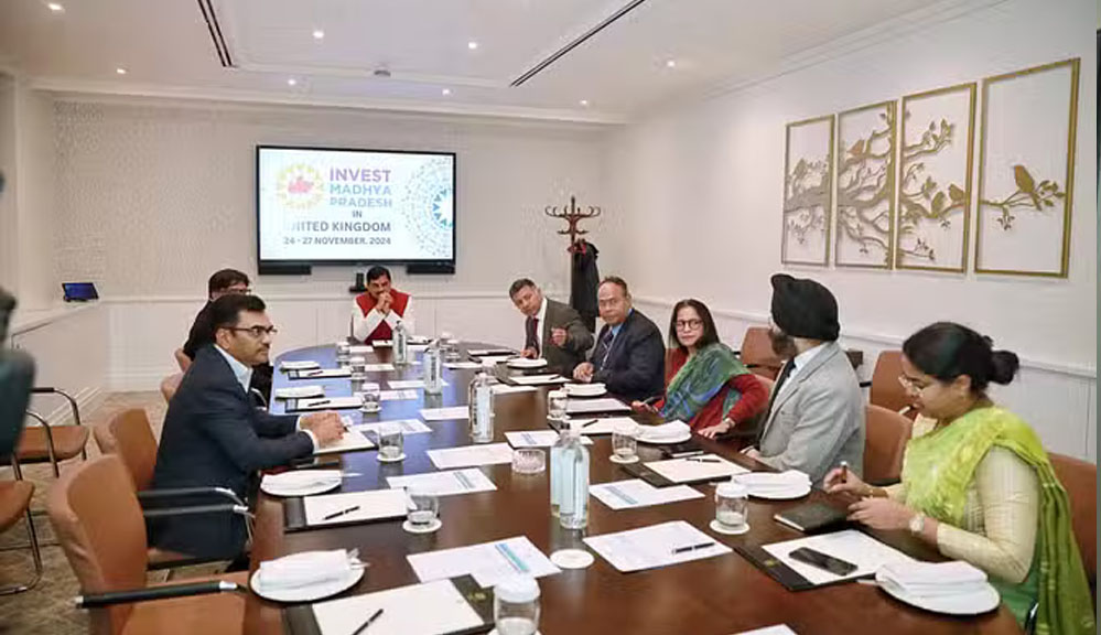 सीएम डॉ. मोहन यादव मध्य प्रदेश में निवेश को बढ़ाने पहुंचे लंदन, गर्मजोशी के साथ हुआ स्वागत सीएम डॉ. मोहन यादव मध्य प्रदेश में निवेश को बढ़ाने पहुंचे लंदन, गर्मजोशी के साथ हुआ स्वागत