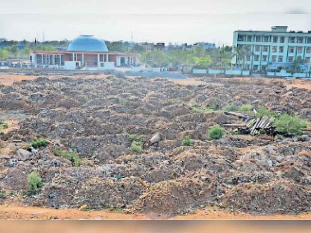 छत्तीसगढ़-बिलासपुर के व्यापार विहार में कचरा डंप, हाईकोर्ट ने आयुक्त से मांगा शपथ पत्र छत्तीसगढ़-बिलासपुर के व्यापार विहार में कचरा डंप, हाईकोर्ट ने आयुक्त से मांगा शपथ पत्र