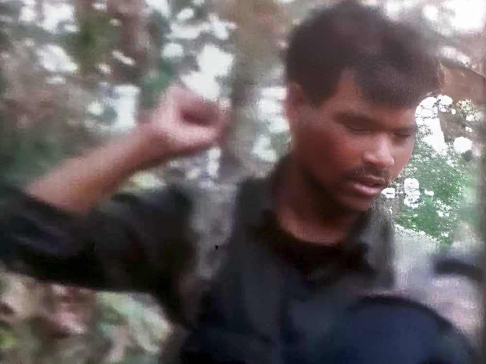 झारखंड के लातेहार में आपसी जंग में मारा गया 15 लाख का इनामी नक्सली कमांडर छोटू खरवार झारखंड के लातेहार में आपसी जंग में मारा गया 15 लाख का इनामी नक्सली कमांडर छोटू खरवार