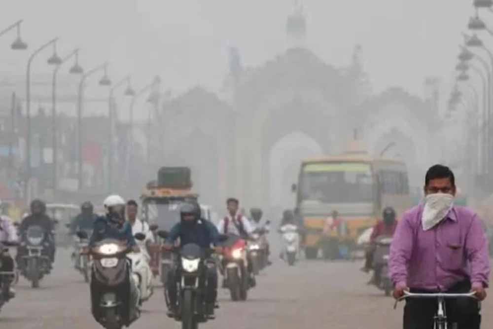 दिल्ली में कम नहीं हो रहा वायु प्रदूषण, 347 दर्ज किया गया औसत एक्यूआई दिल्ली में कम नहीं हो रहा वायु प्रदूषण, 347 दर्ज किया गया औसत एक्यूआई