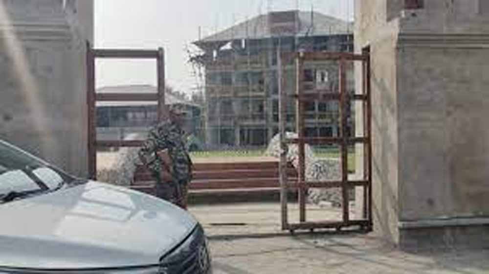 ईडी ने आधिकारिक तौर पर बताया- बांग्लादेशी घुसपैठ मामले में झारखंड-बंगाल में ईडी की रेड, कई सामान बरामद ईडी ने आधिकारिक तौर पर बताया- बांग्लादेशी घुसपैठ मामले में झारखंड-बंगाल में ईडी की रेड, कई सामान बरामद