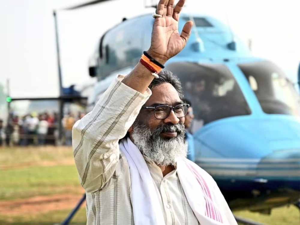 प्रचार के दौरान उन्होंने इतने भाषण दिए कि कई बार लगता था जैसे गले में अंदर खून बह रहा हो: CM सोरेन प्रचार के दौरान उन्होंने इतने भाषण दिए कि कई बार लगता था जैसे गले में अंदर खून बह रहा हो: CM सोरेन