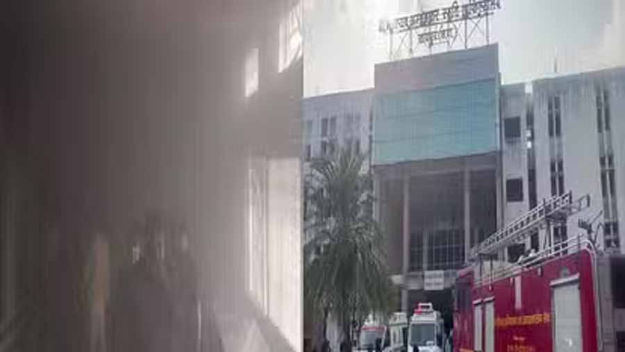 मेकाहारा अस्पताल के ओटी में लगी आग, अस्पताल में मचा हड़कंप मेकाहारा अस्पताल के ओटी में लगी आग, अस्पताल में मचा हड़कंप