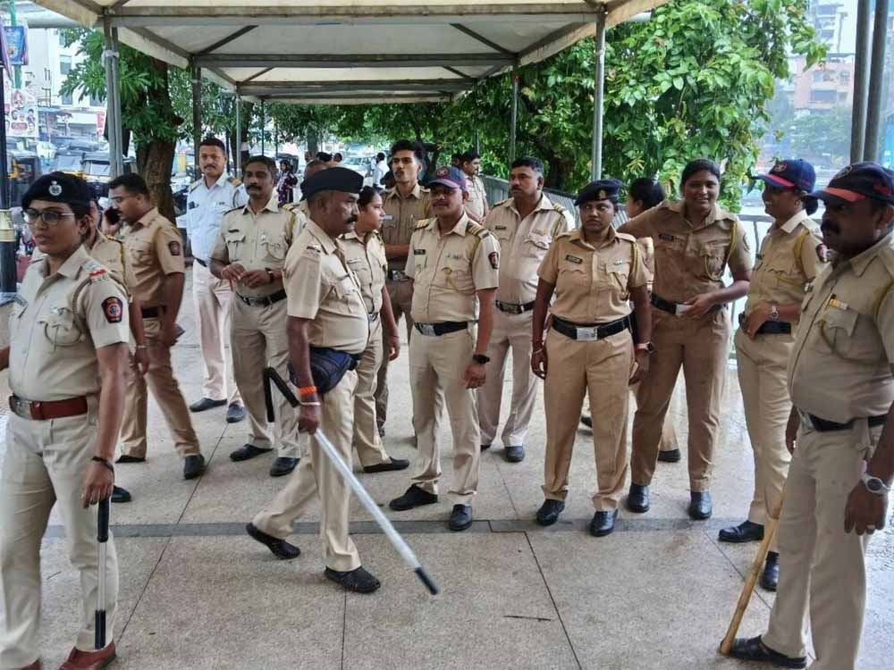 महाराष्ट्र में भाजपा विधायक और विधानसभा चुनाव में उम्मीदवार प्रताप अडसाद की बहन पर चाकू से हमला महाराष्ट्र में भाजपा विधायक और विधानसभा चुनाव में उम्मीदवार प्रताप अडसाद की बहन पर चाकू से हमला